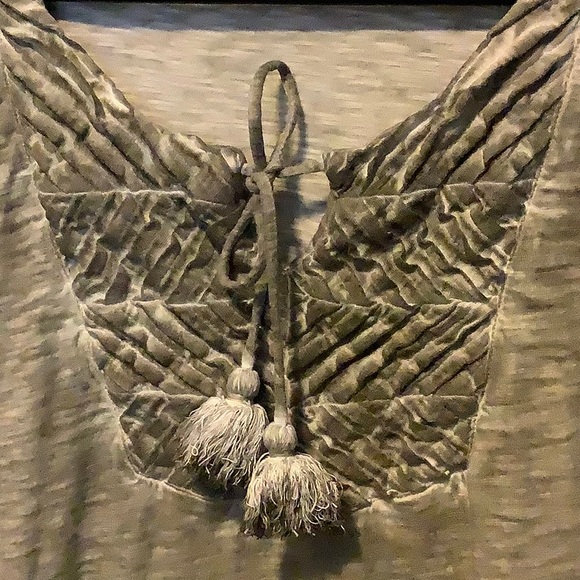 🌺 Chico’s Tee Top With Pleated Front & Ties 🌺 - Picture 2 of 8